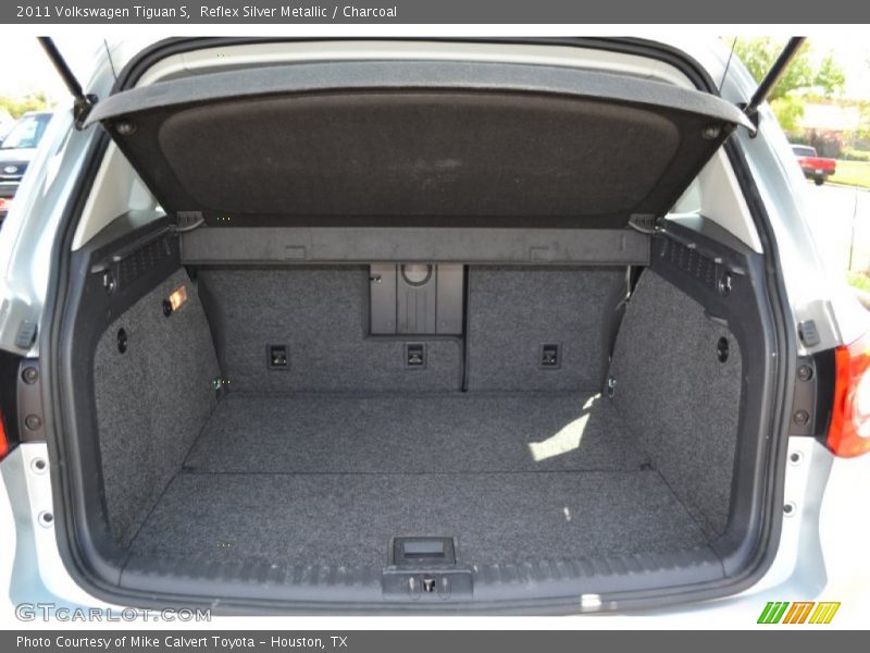 Reflex Silver Metallic / Charcoal 2011 Volkswagen Tiguan S