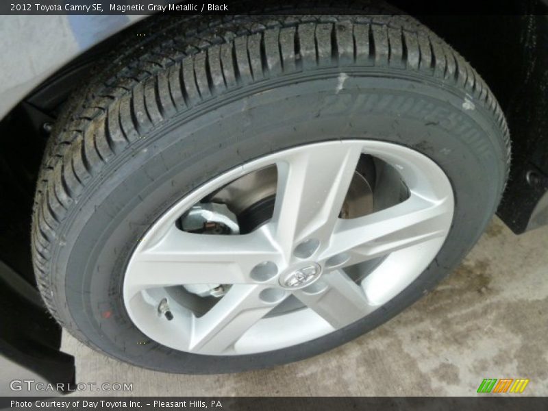 Magnetic Gray Metallic / Black 2012 Toyota Camry SE