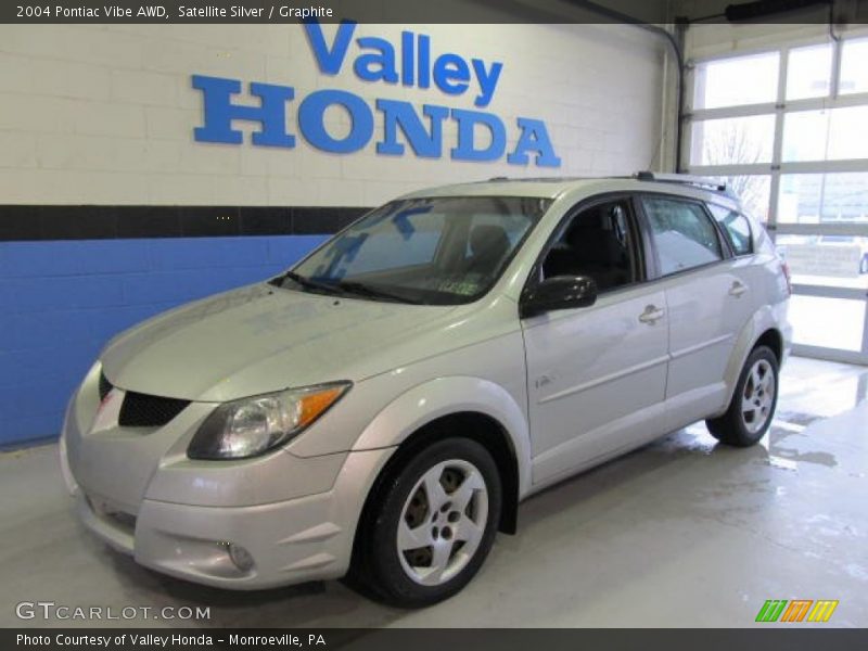 Satellite Silver / Graphite 2004 Pontiac Vibe AWD