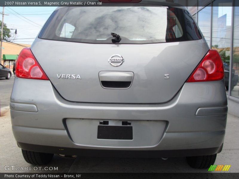 Magnetic Grey Metallic / Charcoal 2007 Nissan Versa S