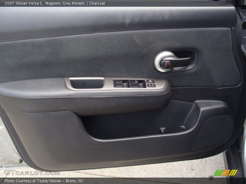 Magnetic Grey Metallic / Charcoal 2007 Nissan Versa S