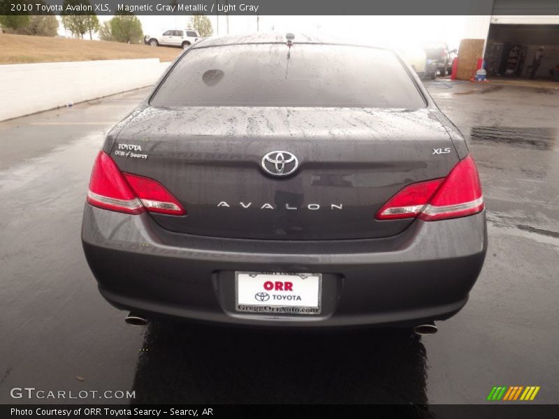 Magnetic Gray Metallic / Light Gray 2010 Toyota Avalon XLS