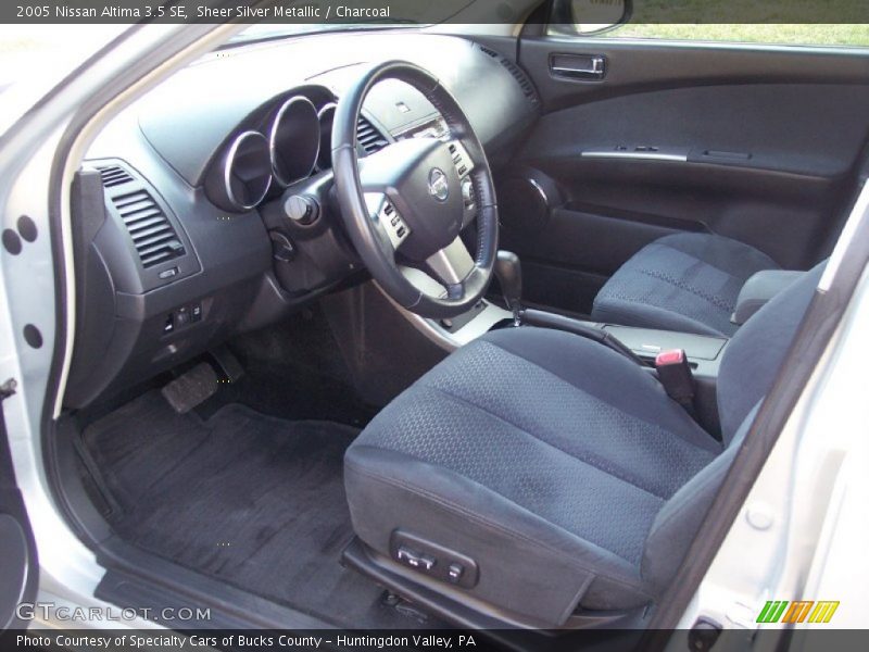  2005 Altima 3.5 SE Charcoal Interior