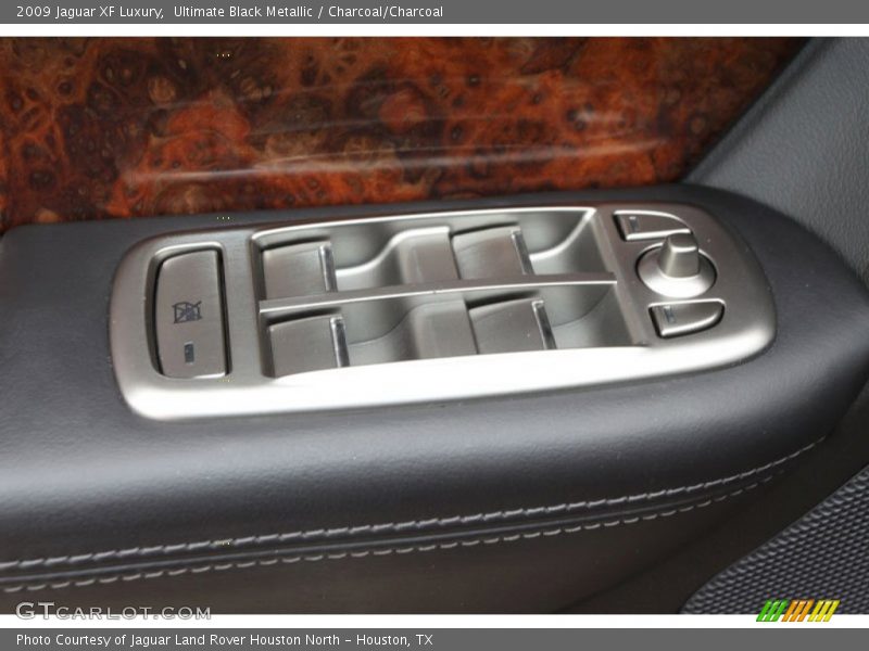 Ultimate Black Metallic / Charcoal/Charcoal 2009 Jaguar XF Luxury