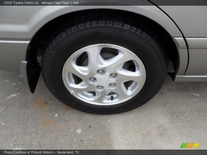 Antique Sage Pearl / Oak 2000 Toyota Camry LE