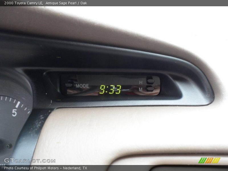 Antique Sage Pearl / Oak 2000 Toyota Camry LE