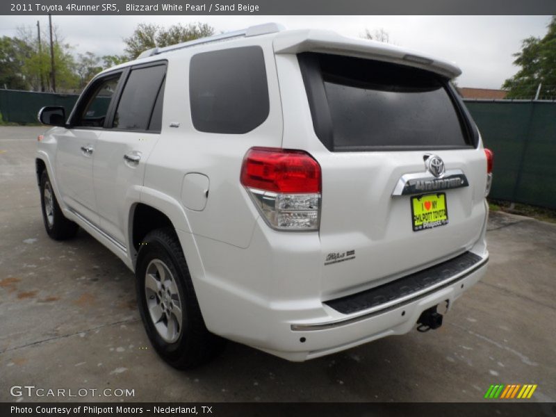 Blizzard White Pearl / Sand Beige 2011 Toyota 4Runner SR5