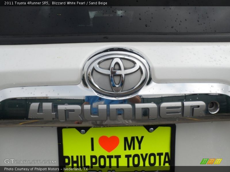 Blizzard White Pearl / Sand Beige 2011 Toyota 4Runner SR5