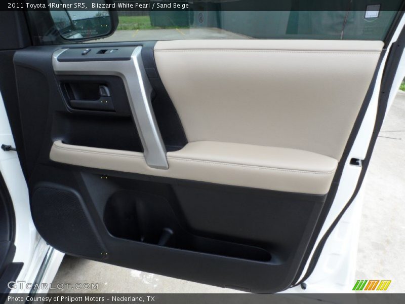 Blizzard White Pearl / Sand Beige 2011 Toyota 4Runner SR5