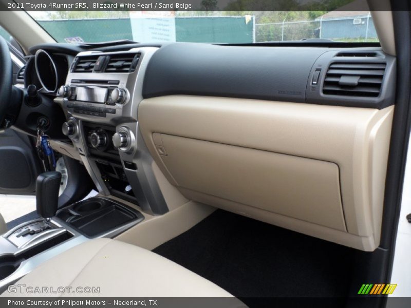 Blizzard White Pearl / Sand Beige 2011 Toyota 4Runner SR5