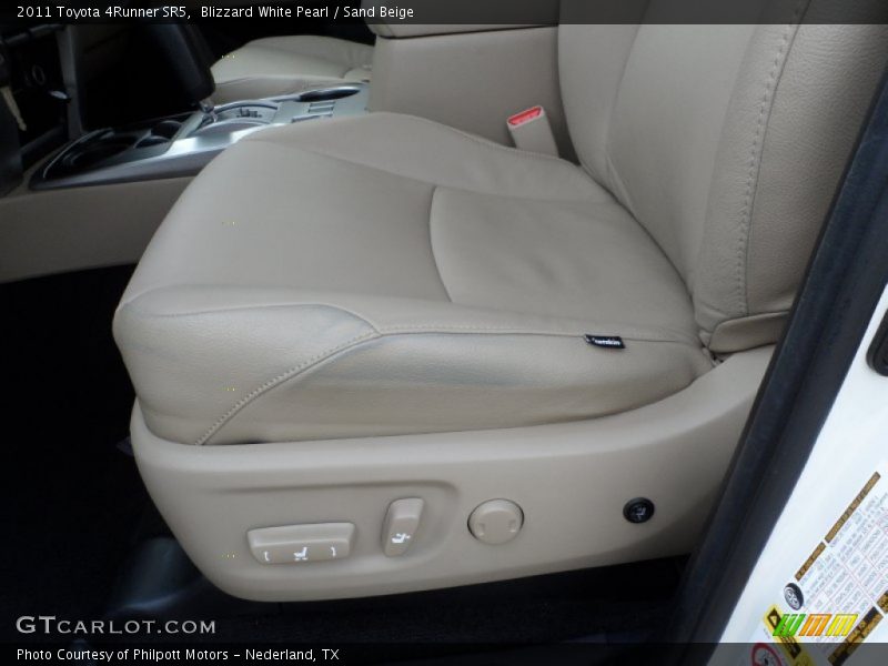 Blizzard White Pearl / Sand Beige 2011 Toyota 4Runner SR5