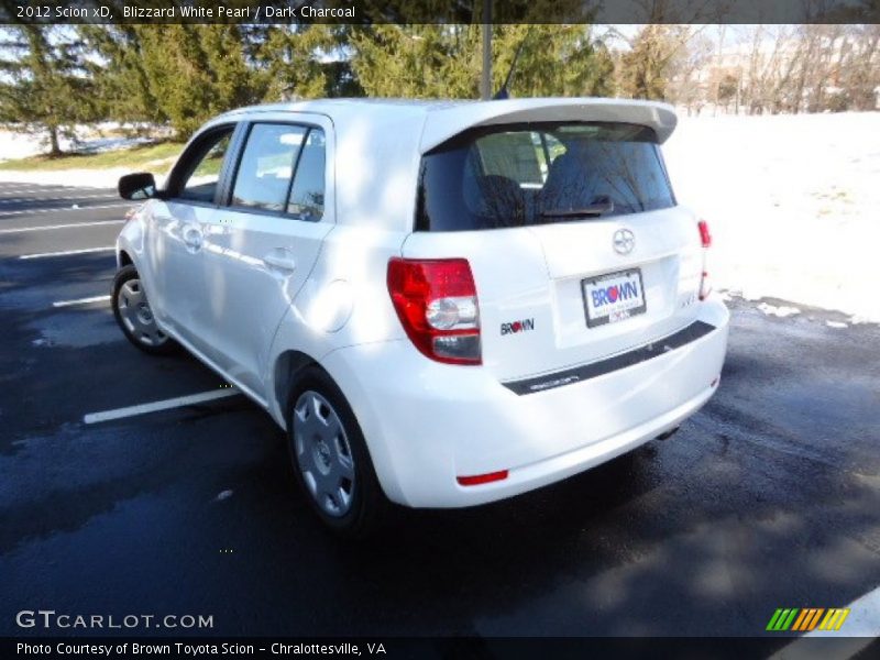 Blizzard White Pearl / Dark Charcoal 2012 Scion xD
