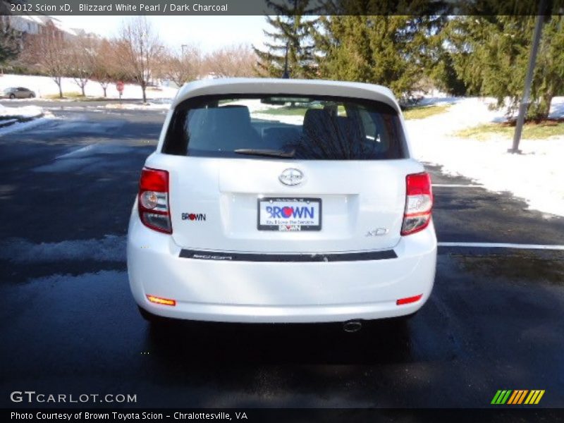 Blizzard White Pearl / Dark Charcoal 2012 Scion xD