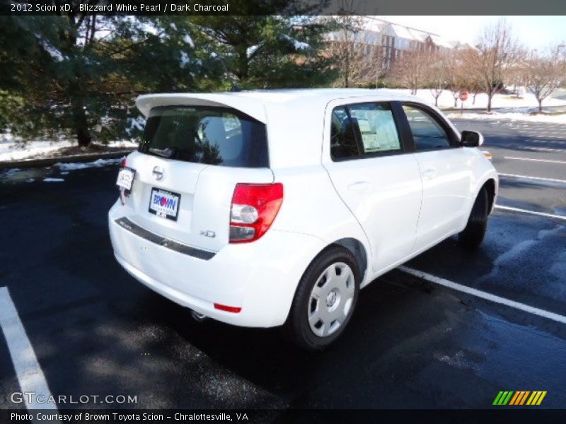 Blizzard White Pearl / Dark Charcoal 2012 Scion xD