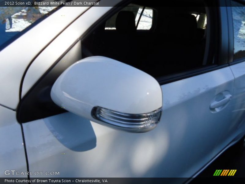 Blizzard White Pearl / Dark Charcoal 2012 Scion xD