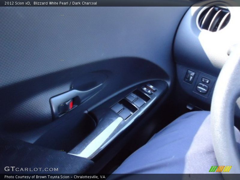 Blizzard White Pearl / Dark Charcoal 2012 Scion xD