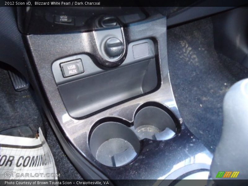 Blizzard White Pearl / Dark Charcoal 2012 Scion xD