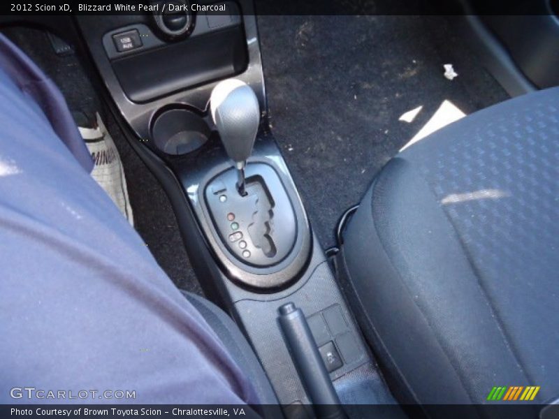 Blizzard White Pearl / Dark Charcoal 2012 Scion xD