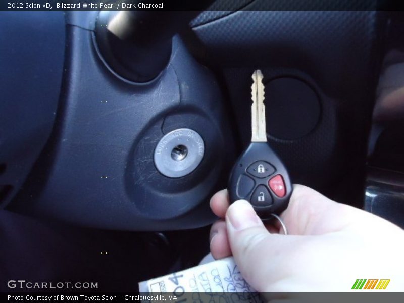 Blizzard White Pearl / Dark Charcoal 2012 Scion xD
