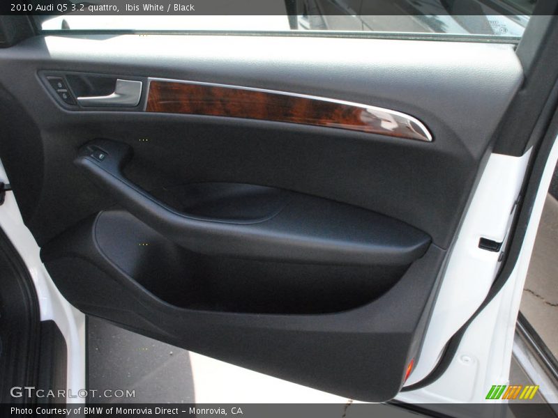 Ibis White / Black 2010 Audi Q5 3.2 quattro