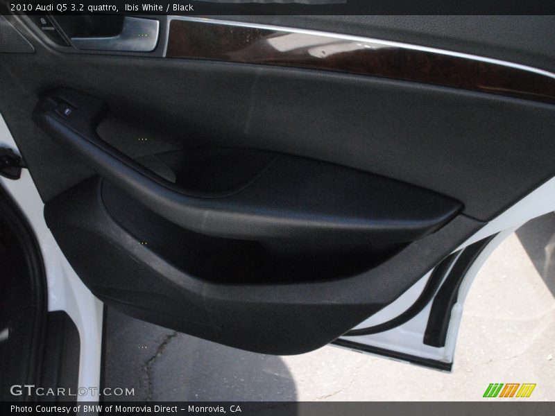 Ibis White / Black 2010 Audi Q5 3.2 quattro