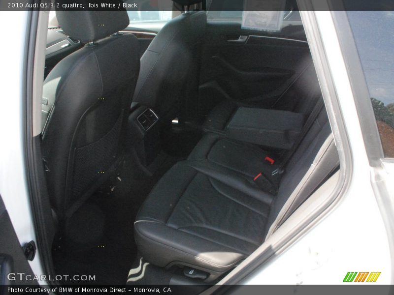 Ibis White / Black 2010 Audi Q5 3.2 quattro
