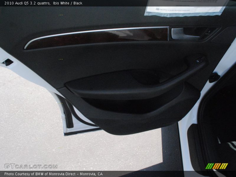 Ibis White / Black 2010 Audi Q5 3.2 quattro