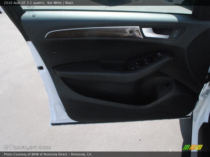 Ibis White / Black 2010 Audi Q5 3.2 quattro