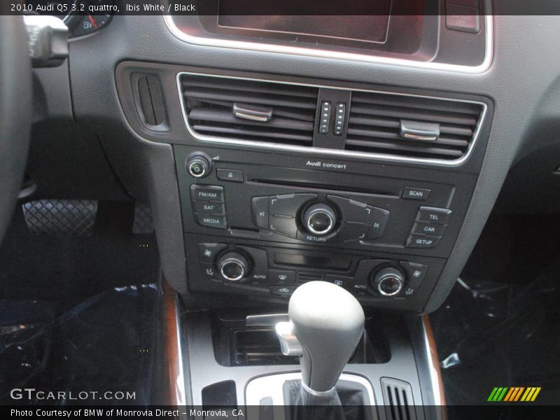 Ibis White / Black 2010 Audi Q5 3.2 quattro