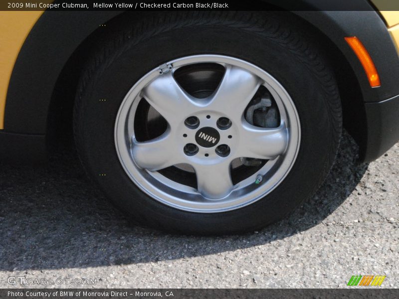 Mellow Yellow / Checkered Carbon Black/Black 2009 Mini Cooper Clubman