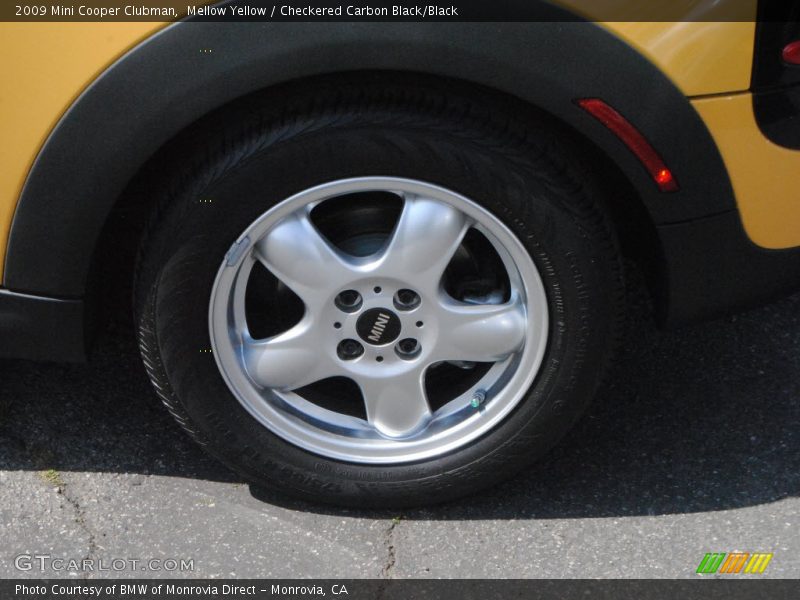 Mellow Yellow / Checkered Carbon Black/Black 2009 Mini Cooper Clubman