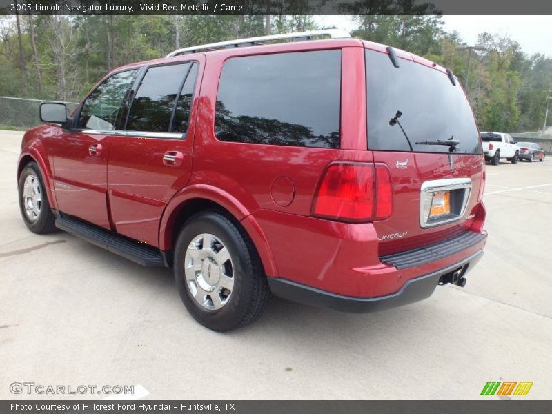 Vivid Red Metallic / Camel 2005 Lincoln Navigator Luxury