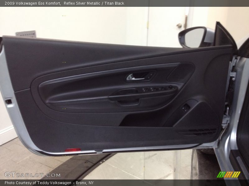 Reflex Silver Metallic / Titan Black 2009 Volkswagen Eos Komfort