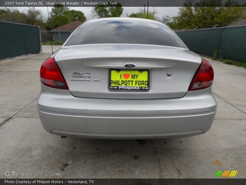 Silver Frost Metallic / Medium/Dark Flint 2007 Ford Taurus SE