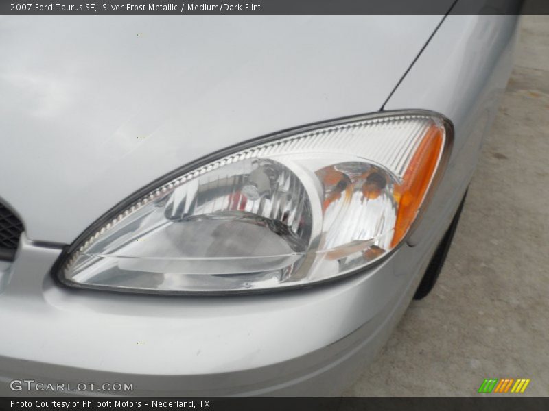 Silver Frost Metallic / Medium/Dark Flint 2007 Ford Taurus SE