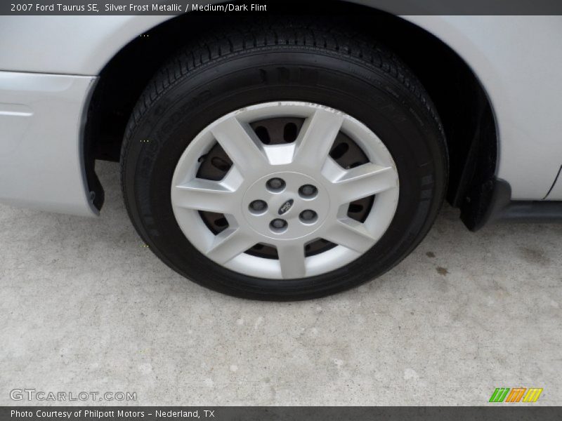 Silver Frost Metallic / Medium/Dark Flint 2007 Ford Taurus SE