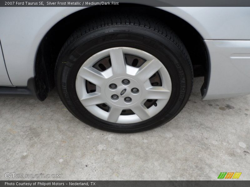 Silver Frost Metallic / Medium/Dark Flint 2007 Ford Taurus SE