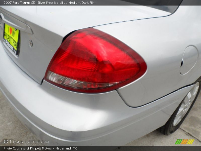 Silver Frost Metallic / Medium/Dark Flint 2007 Ford Taurus SE
