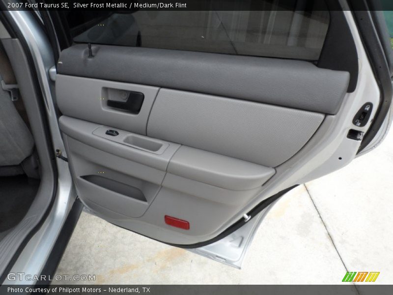 Silver Frost Metallic / Medium/Dark Flint 2007 Ford Taurus SE