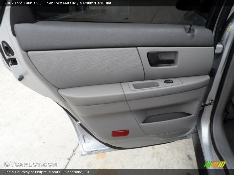 Silver Frost Metallic / Medium/Dark Flint 2007 Ford Taurus SE