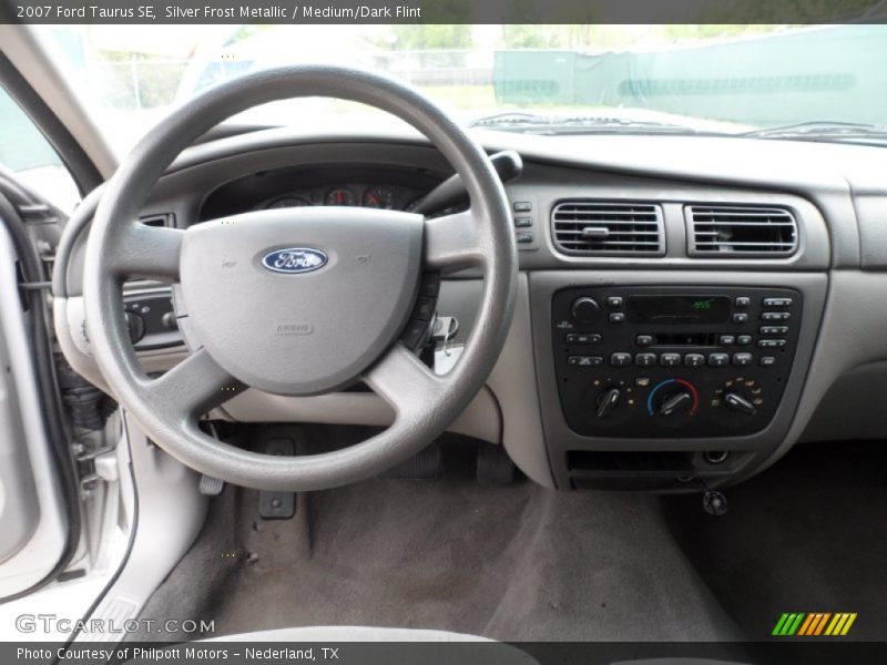 Silver Frost Metallic / Medium/Dark Flint 2007 Ford Taurus SE