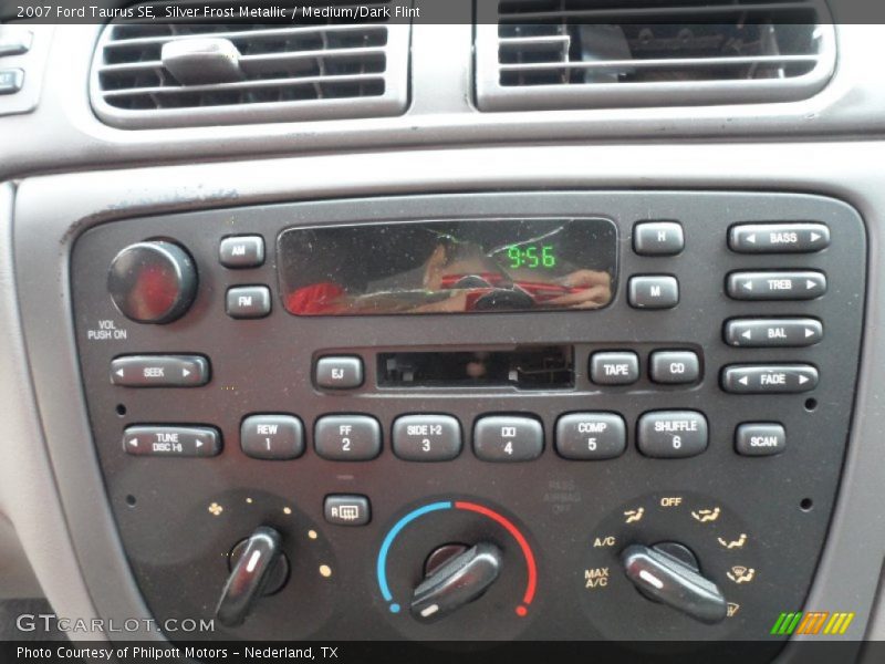 Silver Frost Metallic / Medium/Dark Flint 2007 Ford Taurus SE