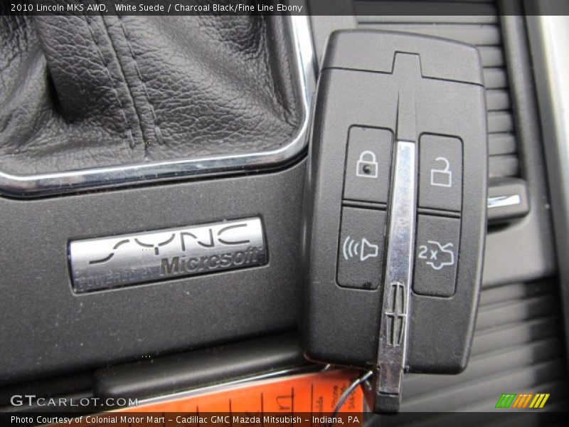 Keys of 2010 MKS AWD
