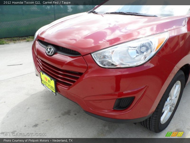 Garnet Red / Taupe 2012 Hyundai Tucson GLS