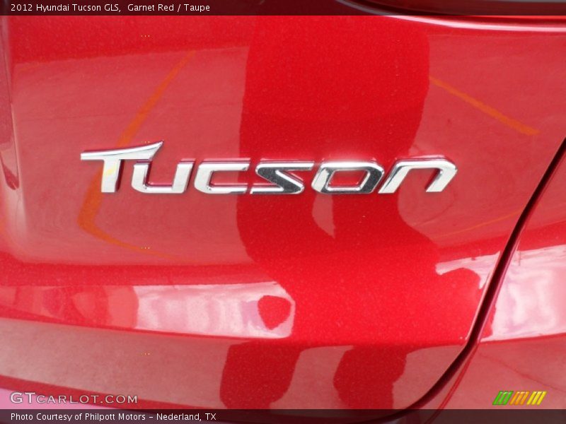 Garnet Red / Taupe 2012 Hyundai Tucson GLS