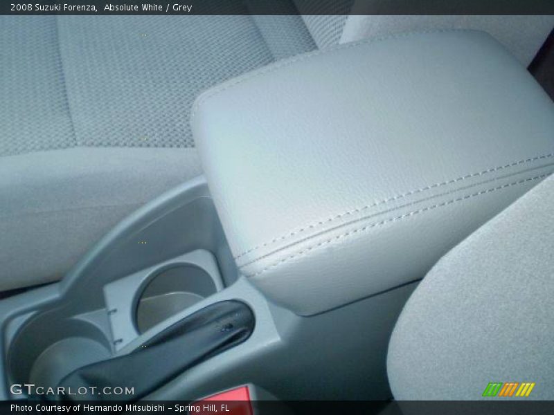 Absolute White / Grey 2008 Suzuki Forenza