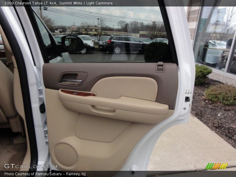Summit White / Light Cashmere 2009 Chevrolet Tahoe LT 4x4