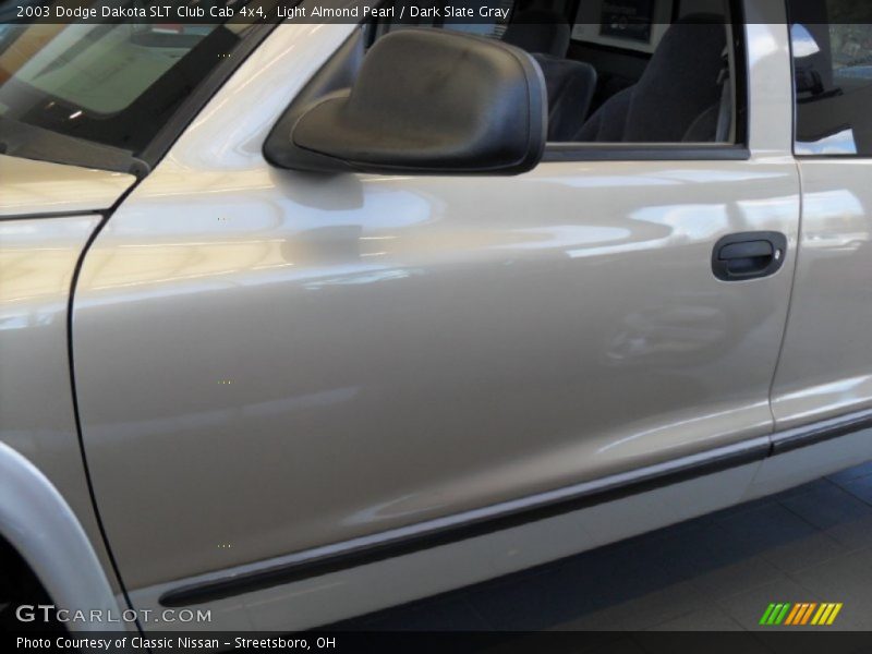 Light Almond Pearl / Dark Slate Gray 2003 Dodge Dakota SLT Club Cab 4x4