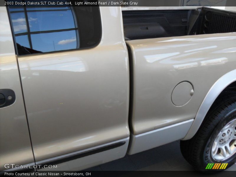 Light Almond Pearl / Dark Slate Gray 2003 Dodge Dakota SLT Club Cab 4x4