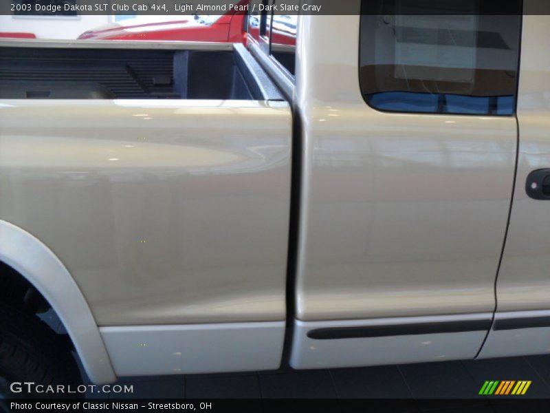 Light Almond Pearl / Dark Slate Gray 2003 Dodge Dakota SLT Club Cab 4x4